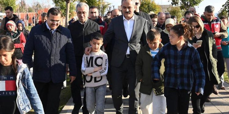 Bakan Özer: 8 bin 959 afetzede öğrenci memleketine döndü