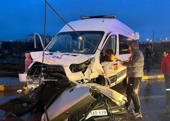 Deprem bölgesine giden AFAD aracı kaza yaptı