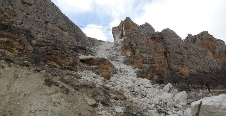Felaketi anlattılar: Böyle bir şey görmedik, dağlar bölük bölük bölündü