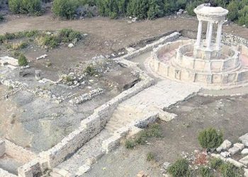 Kibyra’daki antik çeşme suya kavuşuyor