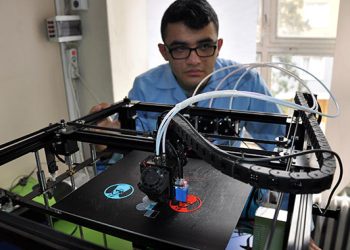 Meslek lisesi öğrencileri, robotik kodlama atölyesi kurdu