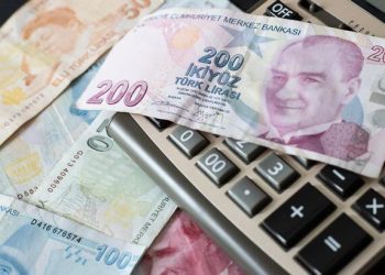 Milyonlarca emekliyi ilgilendiriyor! Bayram ikramiyesine zam gelir mi? Ekonomist Muhammet Bayram cevapladı