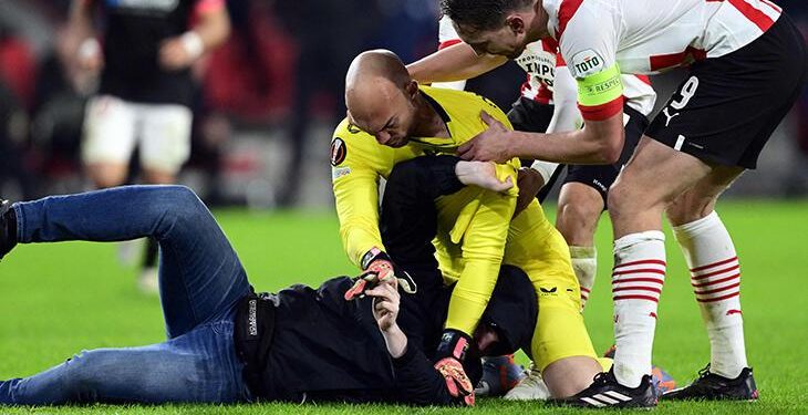 PSV’den sahaya giren taraftara 40 yıllık ceza