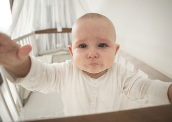 Reflüsü olan bebeğinizi rahatlatacak 6 öneri