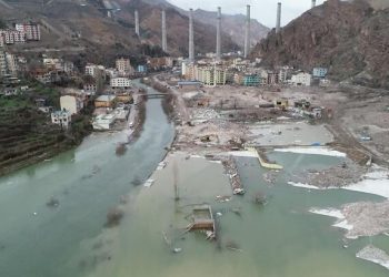 Suya gömülecek ilçeyi en son esnaf terk edecek