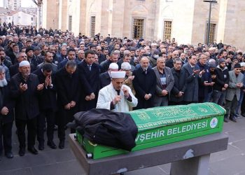 Tedavisi gördüğü hastanede hayatını kaybeden SP İl Başkanı toprağa verildi