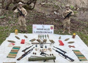 Terör örgütüne ‘Eren’ darbesi! Hakkari’de AT-4 füzesi ve roketatar mühimmatları ele geçirildi