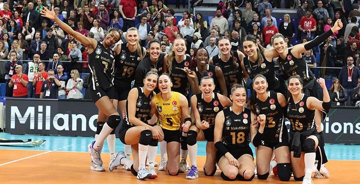 VakıfBank, 11. kez üst üste yarı finalde