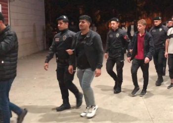 Bursa’da bir apartmanda 50 göçmen yakalandı! ’35’i sınırdışı edilecek’