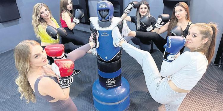 Diyarbakır’da bin kadın boksör yetiştirdi