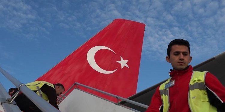 Gazze’ye ilaç ve tıbbi malzeme taşıyan uçak havalandı